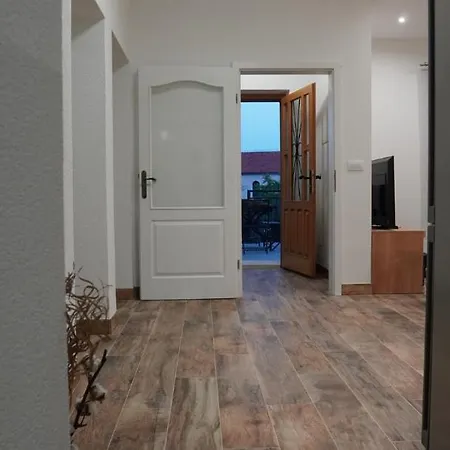 Tripalo Apartment *